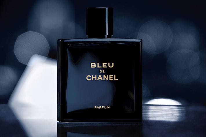phiên bản mới nhất của Chanel Bleu, đó là Bleu De Chanel 2018. Sản phẩm mới được đánh giá vượt trội hơn so với phiên bản trước về hai ưu điểm nổi bật chính là hương thơm nam tính và độ lưu hương khá tốt.